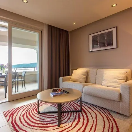 Appartamento 1 Bedroom Beach Front Apartment In Molunat *