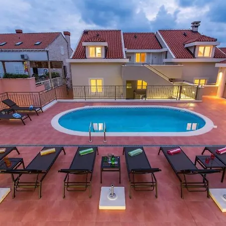 1 Bedroom Beach Front Apartment In Molunat * Molunat