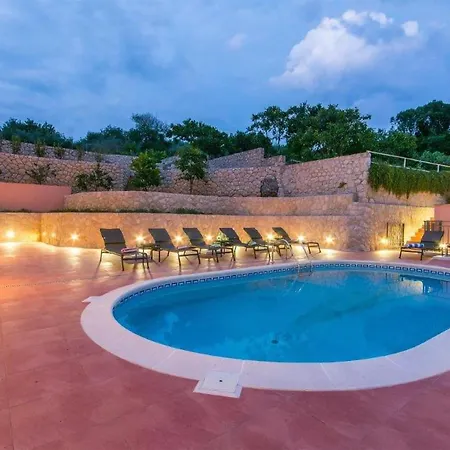 1 Bedroom Beach Front Apartment In Molunat Appartamento Molunat