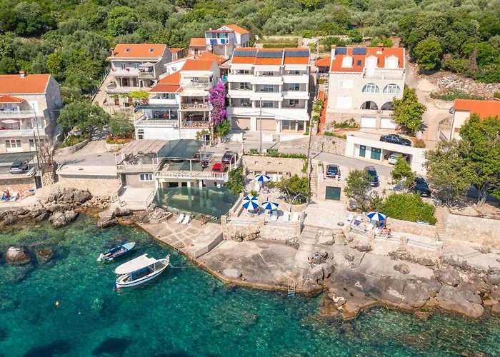 1 Bedroom Gorgeous In Molunat